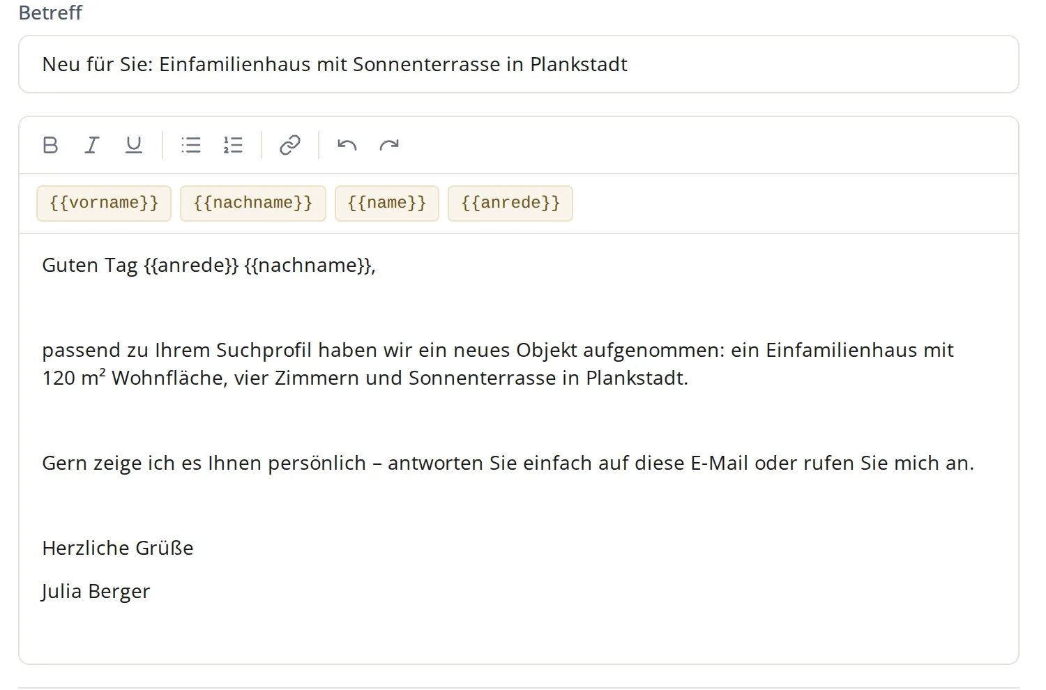 Kampagnen-Editor mit Betreff, Platzhaltern für Anrede und Namen und einer Beispielnachricht